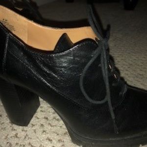 Nine West Lace up Oxoford Heel